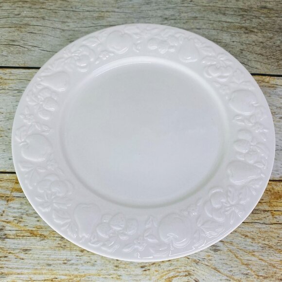 Thomson Pottery FRUIT GARDEN Embossed Fruit White Earthenware Salad Plates Set 4 - Picture 2 of 16